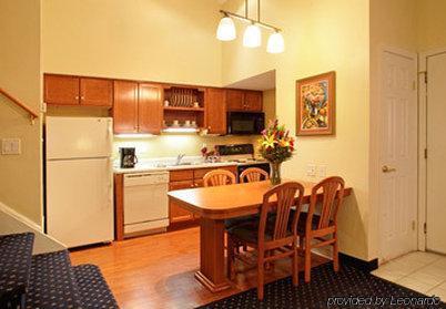 Gatehouse Suites East Lansing Habitación foto