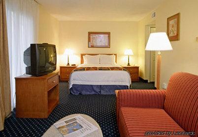 Gatehouse Suites East Lansing Habitación foto